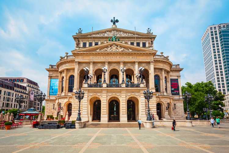 通过官方随上随下巴士之旅探索法兰克福 – 2026年灵活路线、标志性古迹和全景城市风光